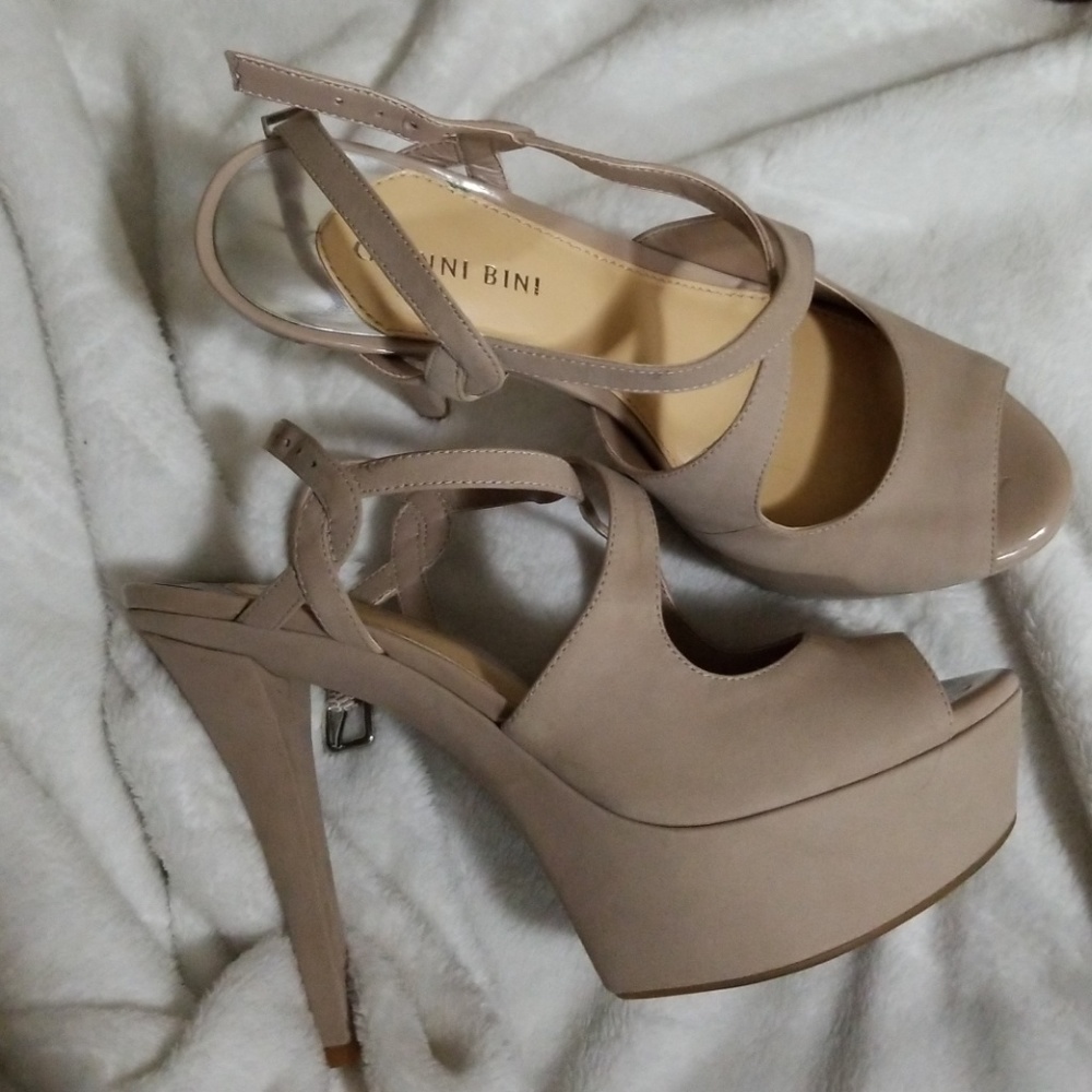 Gianni Bini high heels